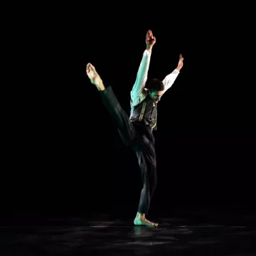 Dancer on stage. 