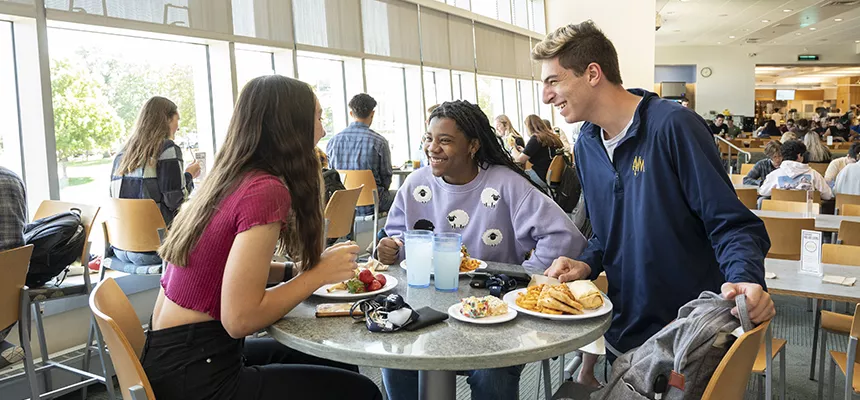 Students eating in Upper Commons