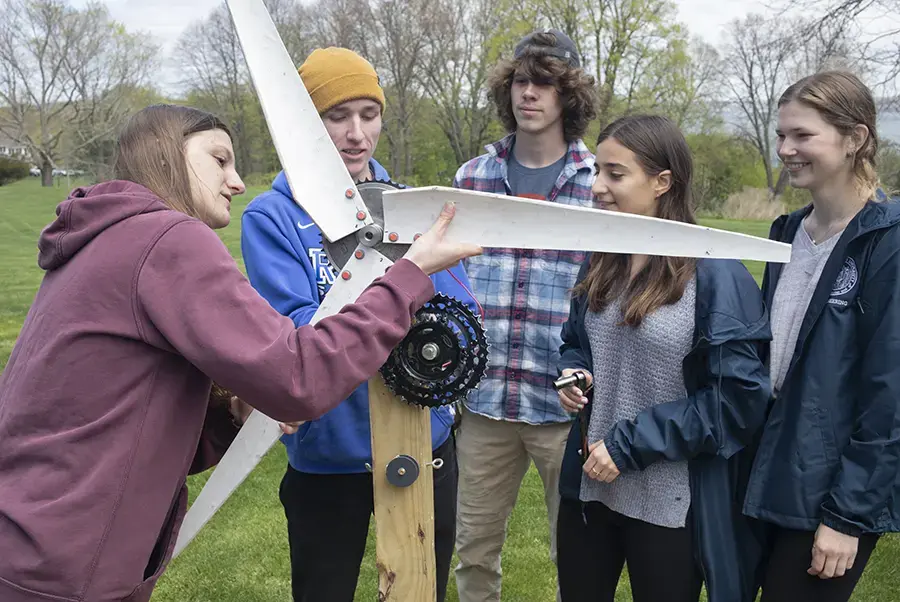 Students build a wind turbine