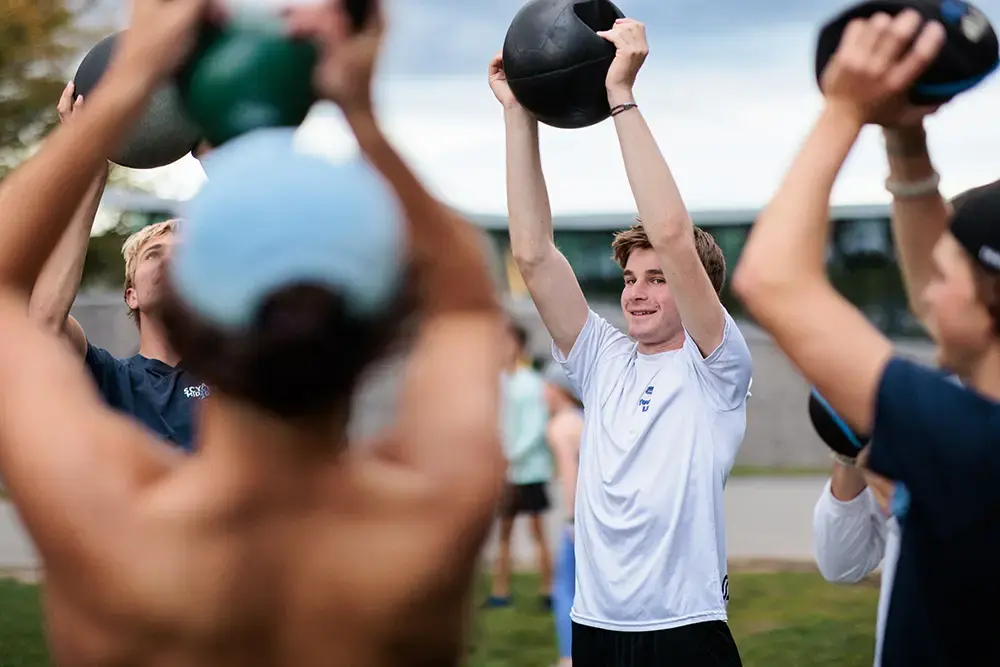 Students lift weights